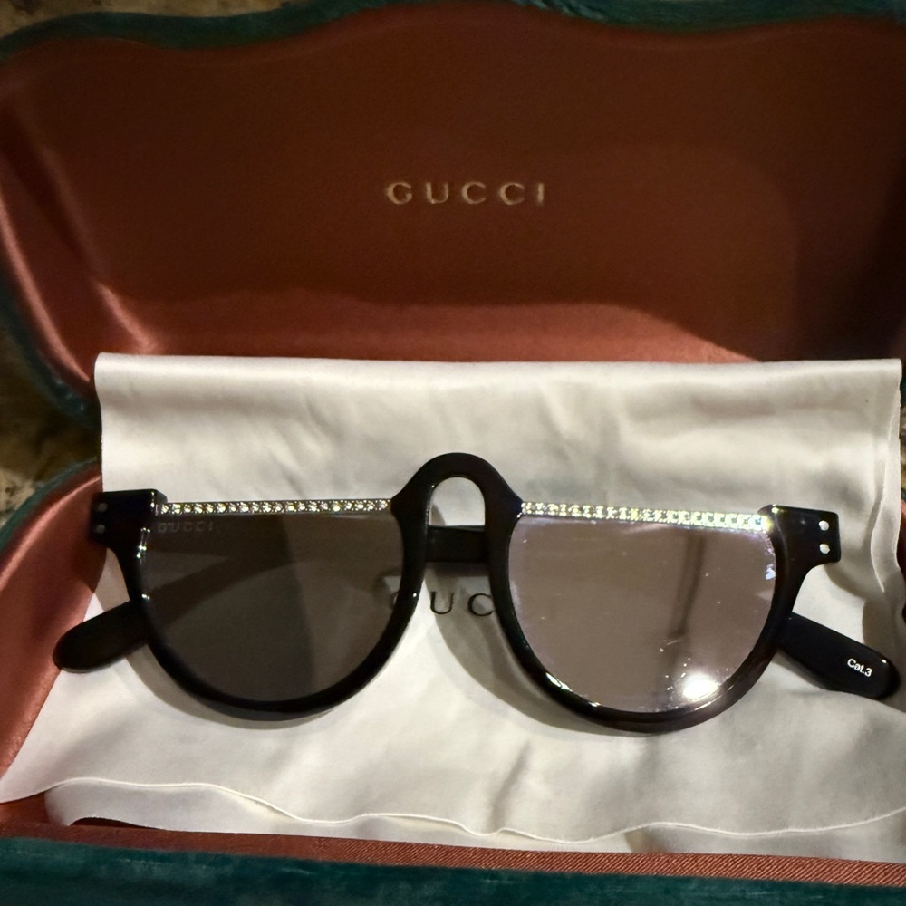 GUCCI GG1368S Oval Semi- rimless sunglasses in black acetate - Picture 6 of 13
